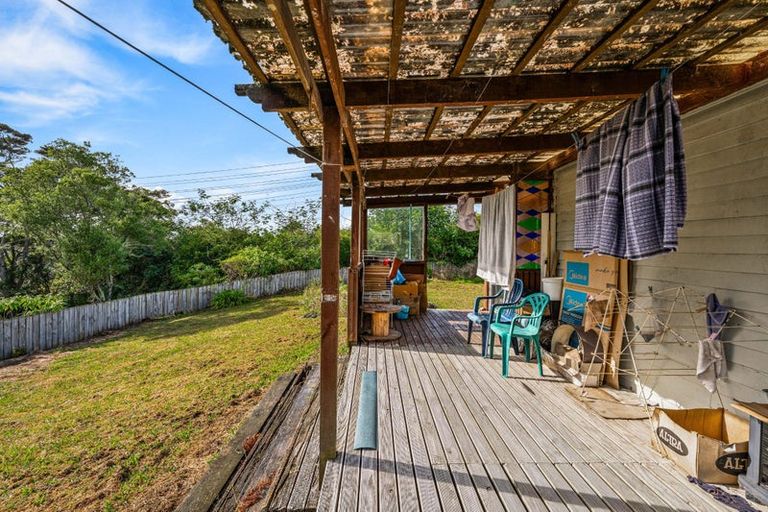 Photo of property in 62 Harmel Road, Glendene, Auckland, 0602