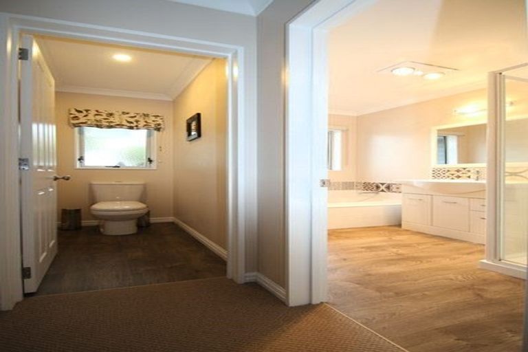 Photo of property in 94 Oteki Park Drive, Welcome Bay, Tauranga, 3112