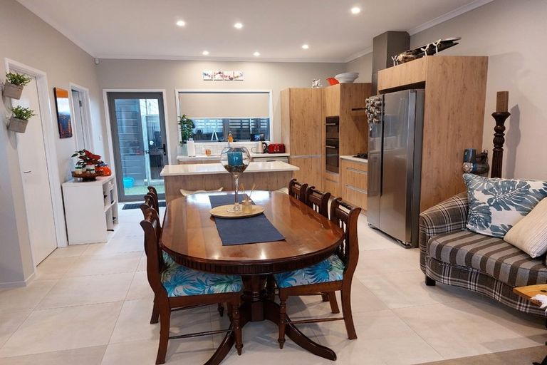 Photo of property in 123 Glenvar Ridge Road, Long Bay, Auckland, 0630