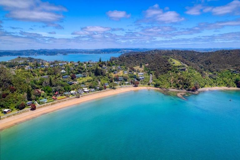 Photo of property in 53 Long Beach Road, Russell, 0202