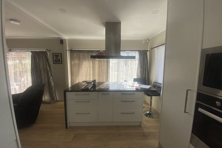 Photo of property in 16 Scott Road, Papakura, 2110