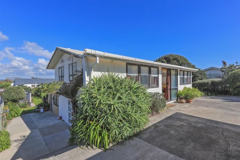 Photo of property in 240 Pukehina Parade, Pukehina, Te Puke, 3189