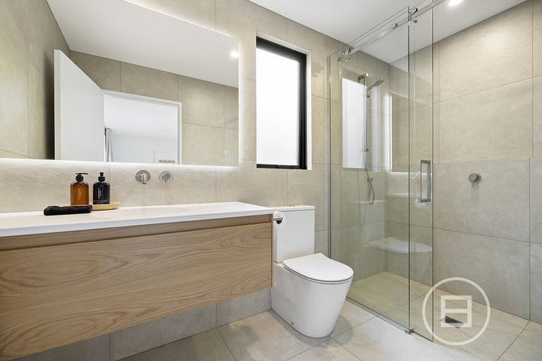 Photo of property in 6 Heuchan Lane, Wanaka, 9305