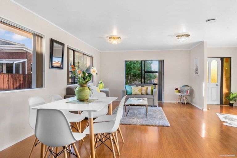 Photo of property in 12 Tate Grove, Half Moon Bay, Auckland, 2012