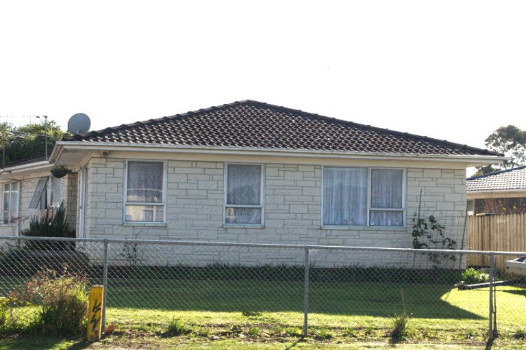 Photo of property in 22 Mcnaughton Avenue, Mangere East, Auckland, 2024