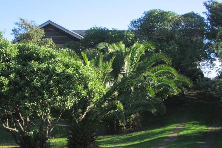 Photo of property in 41 Field Way, Waikanae Beach, Waikanae, 5036