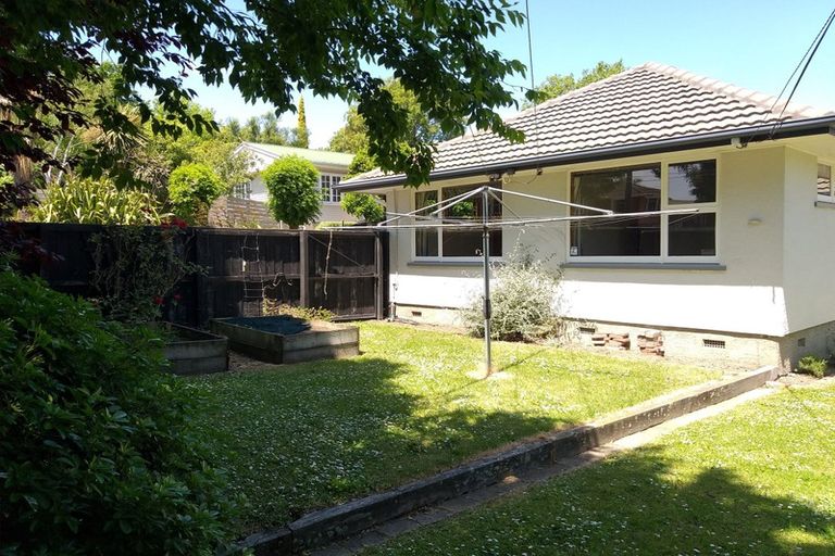 Photo of property in 2 Burnbrae Street, Saint Martins, Christchurch, 8022