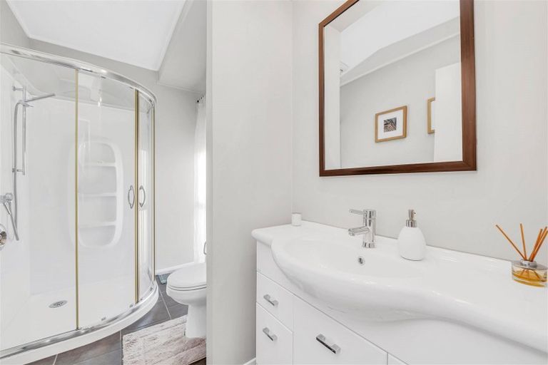 Photo of property in 9 Serrita Avenue, Sunnyhills, Auckland, 2010