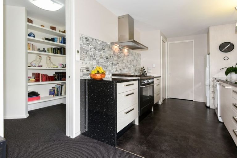 Photo of property in 21 Old Red Barn Road, Halswell, Christchurch, 8025