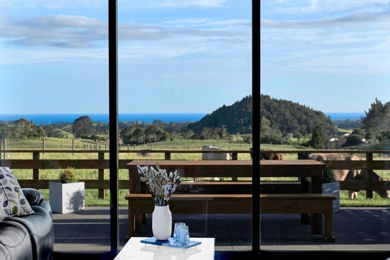 Photo of property in 1202 Frankley Road, Hurworth, New Plymouth, 4371