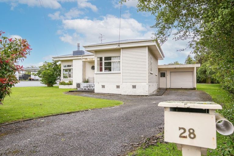 Photo of property in 28 Lansdowne Crescent, Lansdowne, Masterton, 5810