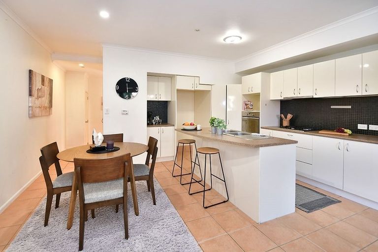 Photo of property in 6 Trimaran Drive, Gulf Harbour, Whangaparaoa, 0930