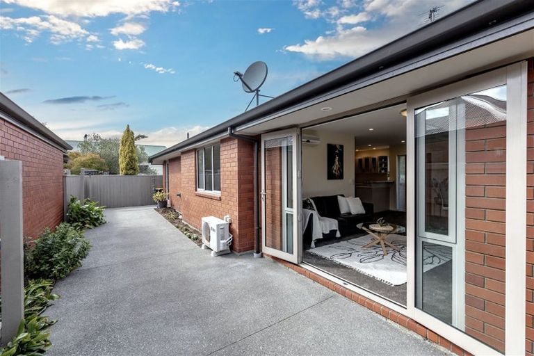 Photo of property in 1/36 Tuckers Road, Redwood, Christchurch, 8051