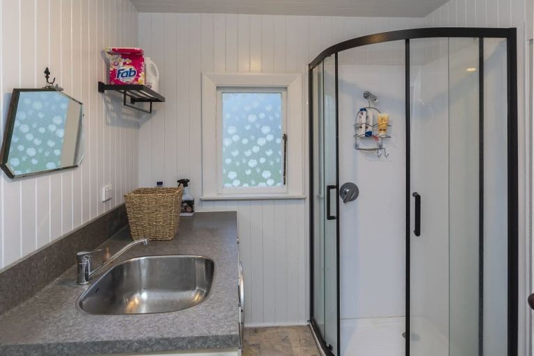 Photo of property in 100 Shakespeare Road, Waltham, Christchurch, 8023