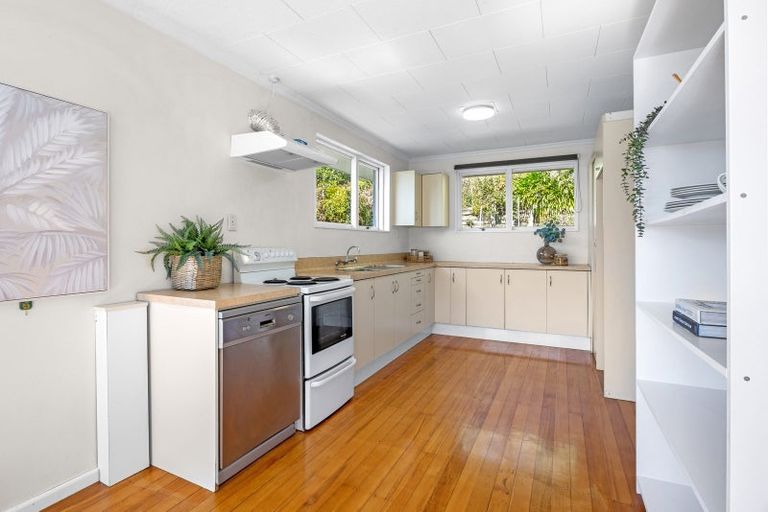 Photo of property in 19 Walkers Road, Lyttelton, 8082