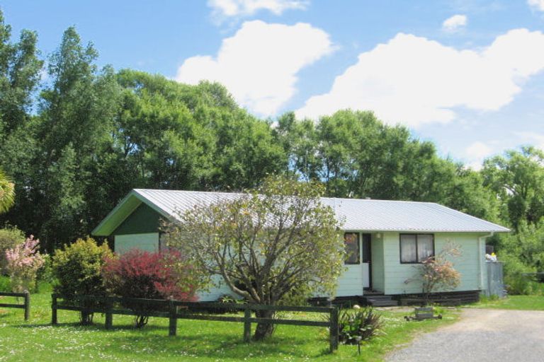 Photo of property in 9 Hinekura Road, Tolaga Bay, 4077