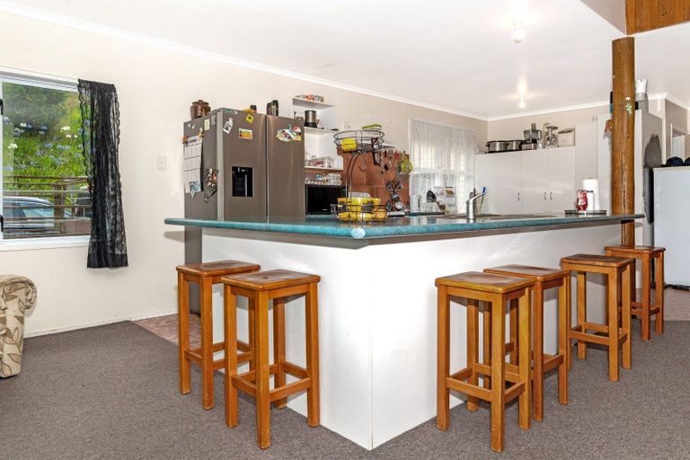 Photo of property in 95 Paremata Road, Tolaga Bay, 4077