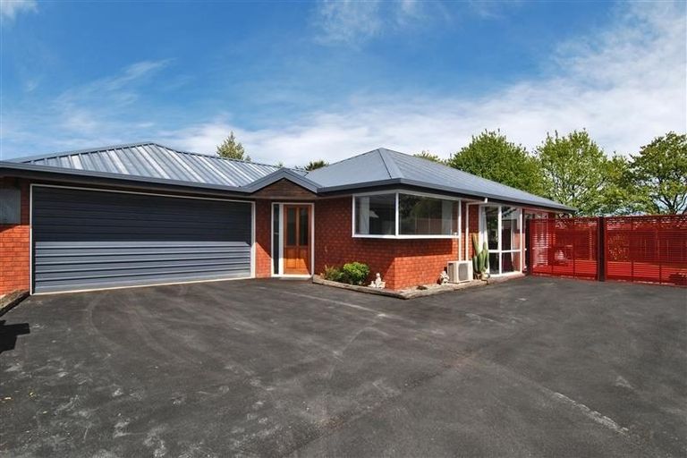 Photo of property in 67a Bower Avenue, New Brighton, Christchurch, 8083