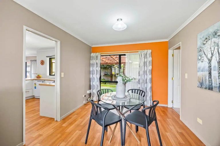 Photo of property in 19 Reybert Place, Massey, Auckland, 0614