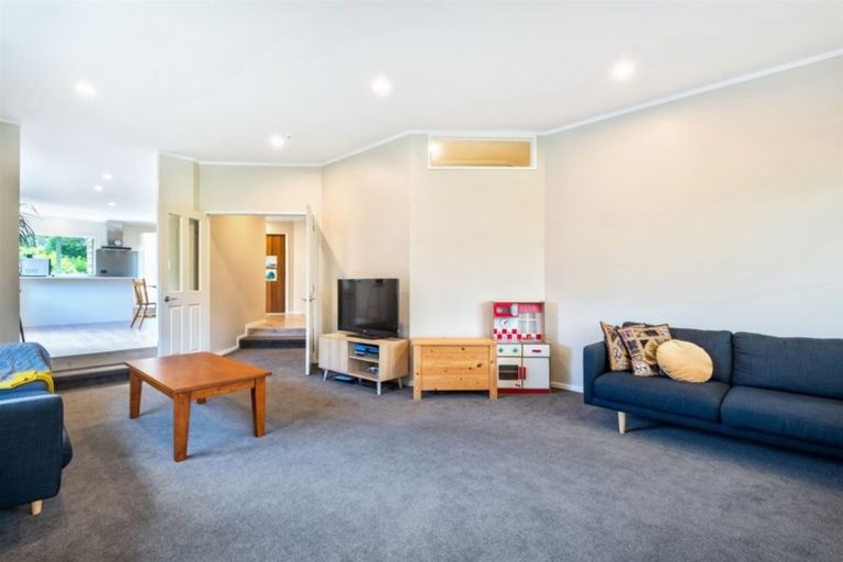 Photo of property in 20 Capilano Place, Glenfield, Auckland, 0629