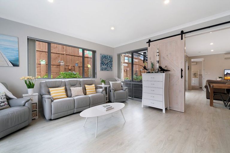 Photo of property in 16 Tararua Street, Massey, Auckland, 0614