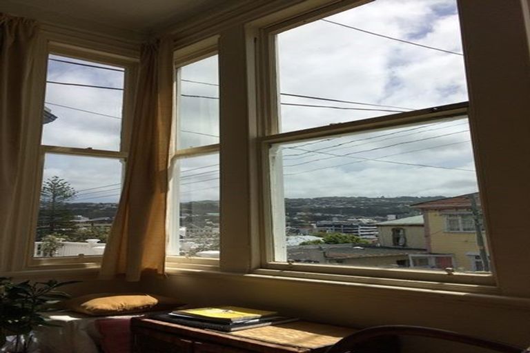 Photo of property in 1/27 Brougham Street, Mount Victoria, Wellington, 6011