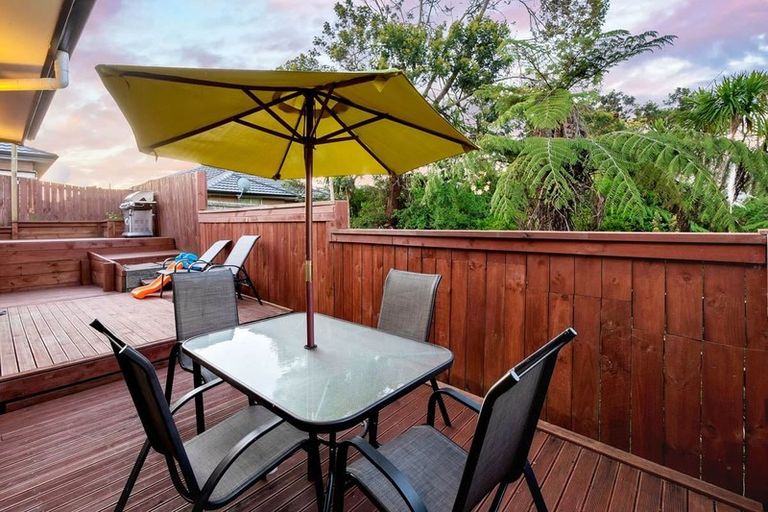 Photo of property in 23f Kamara Road, Glen Eden, Auckland, 0602