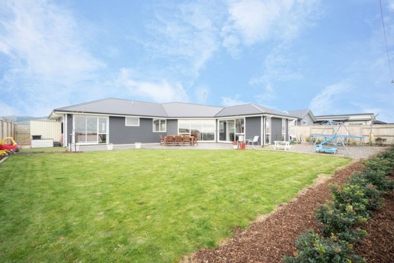 Photo of property in 31 Silicon Way, Fitzherbert, Palmerston North, 4410