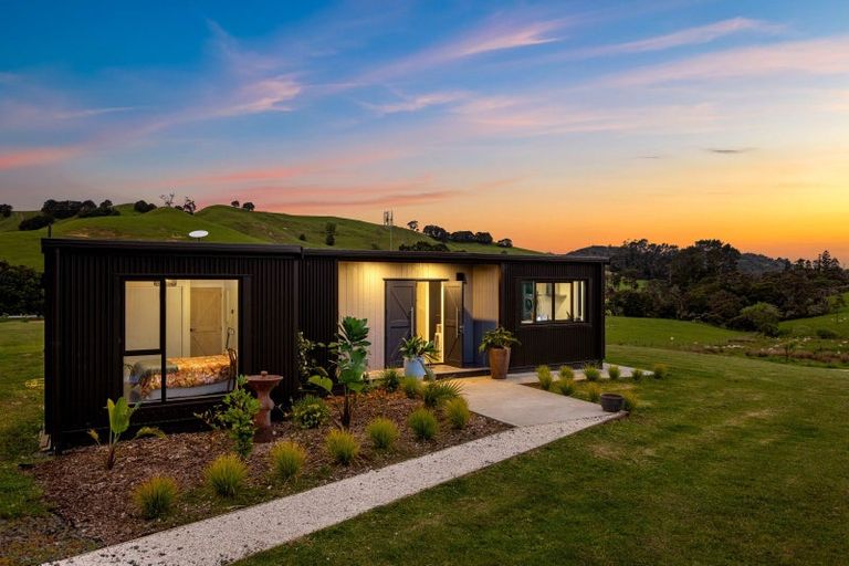 Photo of property in 313 Pukapuka Road, Pohuehue, Warkworth, 0983
