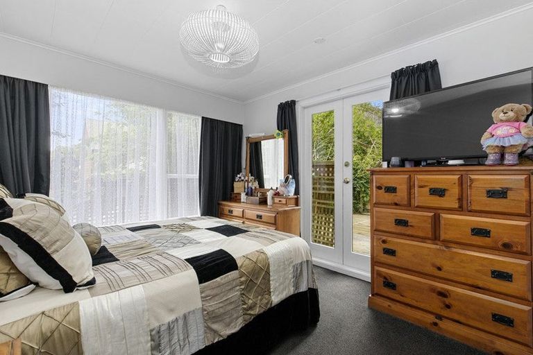 Photo of property in 7 Zeala Grove, Stokes Valley, Lower Hutt, 5019