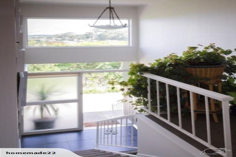 Photo of property in 2/218 East Coast Road, Forrest Hill, Auckland, 0620