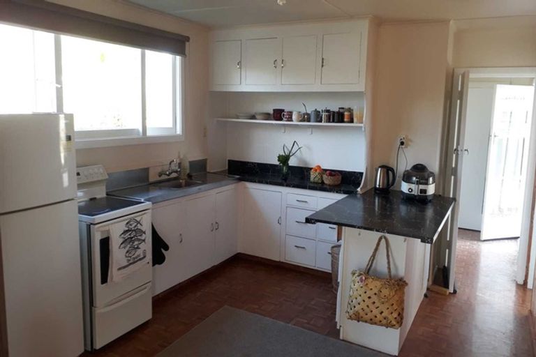 Photo of property in 25 Main Road, Tuatapere, 9620