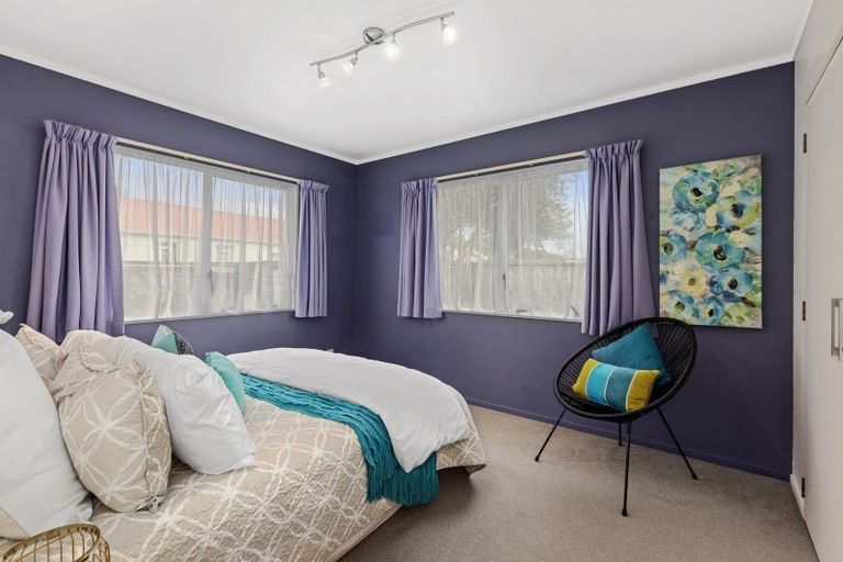 Photo of property in 2 Gordon Street, Avalon, Lower Hutt, 5011