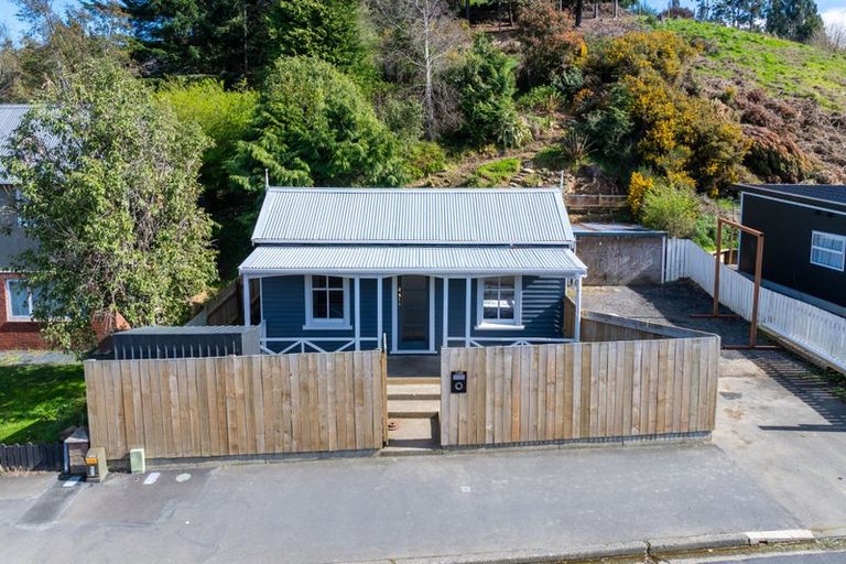 Photo of property in 396 Kaikorai Valley Road, Bradford, Dunedin, 9011