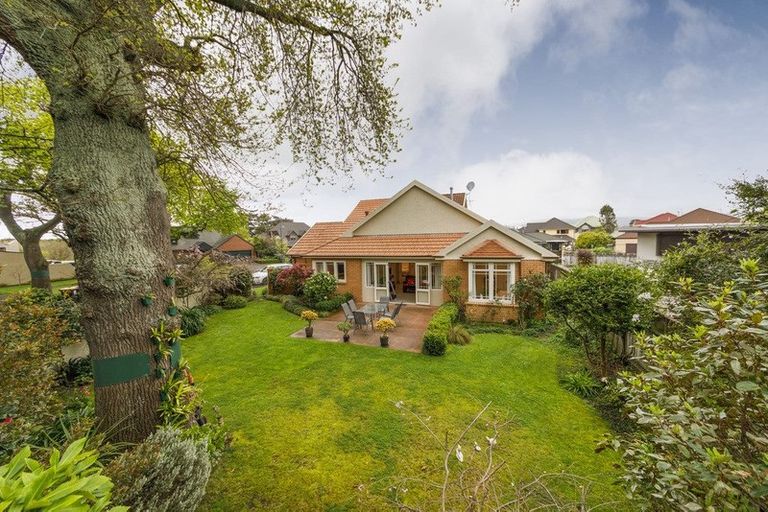 Photo of property in 4 The Oaks, Awapuni, Palmerston North, 4412