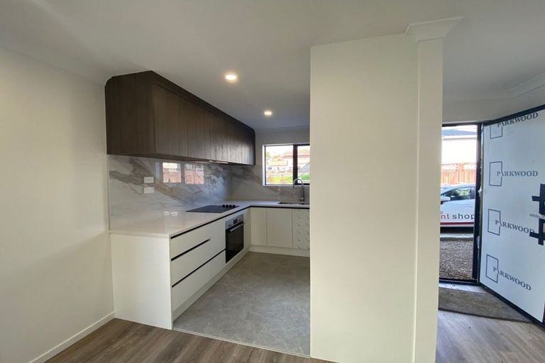 Photo of property in 65a Tiroroa Avenue, Te Atatu South, Auckland, 0610