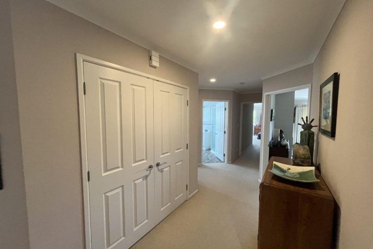 Photo of property in 2 Manukaka Heights, Hurdon, New Plymouth, 4310