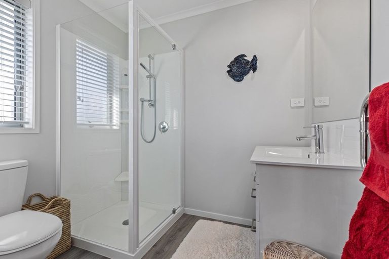 Photo of property in 184 Te Okuroa Drive, Papamoa, 3118