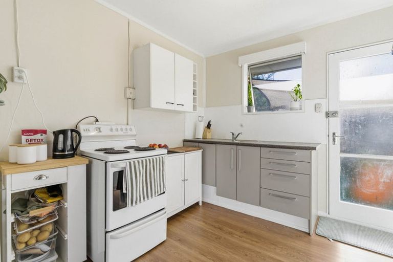 Photo of property in 2/15 Phoenix Place, Papatoetoe, Auckland, 2025