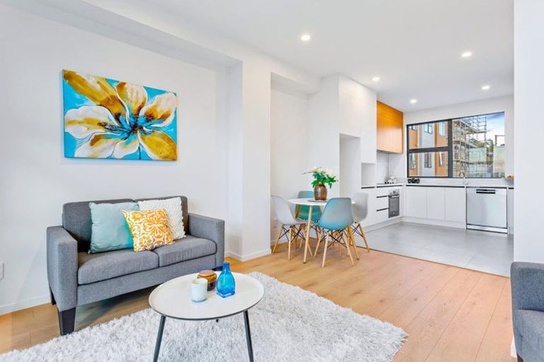 Photo of property in 5/28 Lavelle Road, Henderson, Auckland, 0612