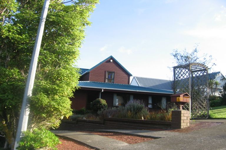 Photo of property in 5 Mercury Way, Whitby, Porirua, 5024