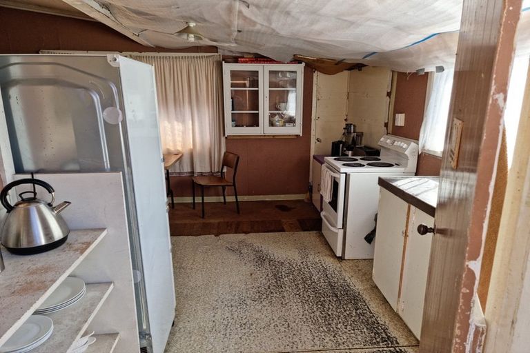 Photo of property in 18 Kent Street, Patea, 4520