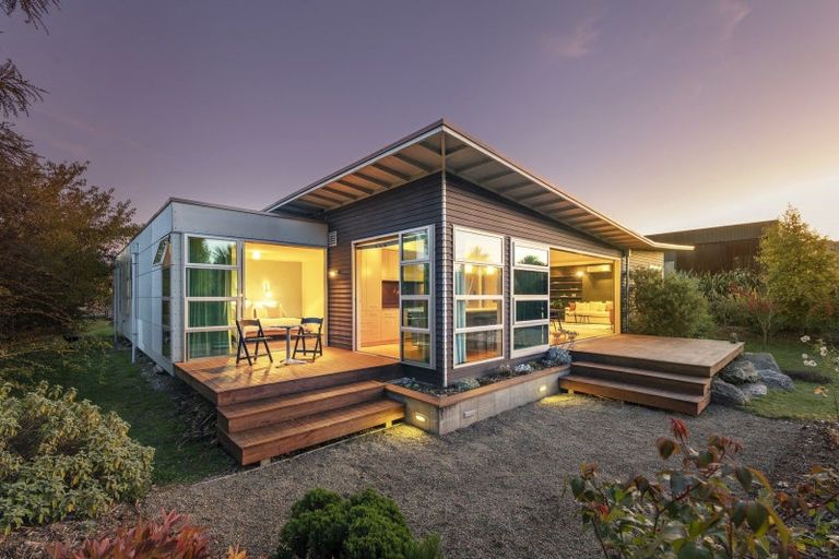 Photo of property in 10 Bridgewater Terrace, Albert Town, Wanaka, 9305