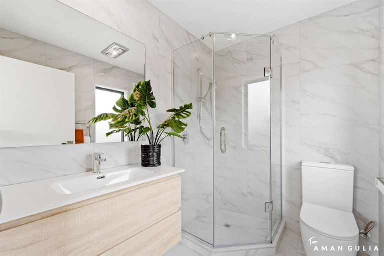 Photo of property in 13b Serjeant Street, Henderson, Auckland, 0612