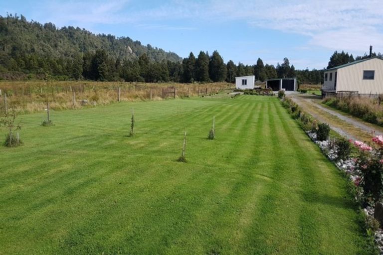 Photo of property in 751 La Fontaine Road, Harihari, 7884