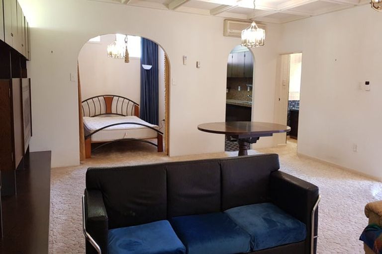 Photo of property in 387 Karori Road, Karori, Wellington, 6012