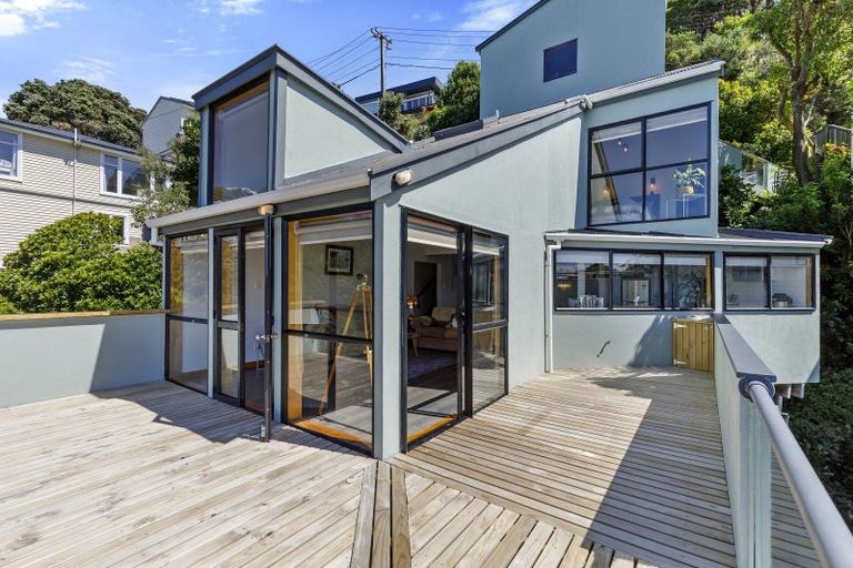 Photo of property in 80 Tio Tio Road, Seatoun, Wellington, 6022