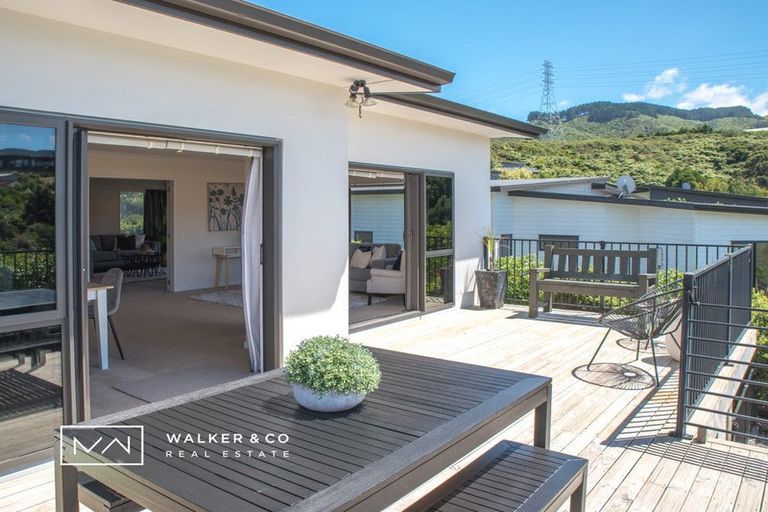 Photo of property in 14 Cosgrove Rise, Riverstone Terraces, Upper Hutt, 5018