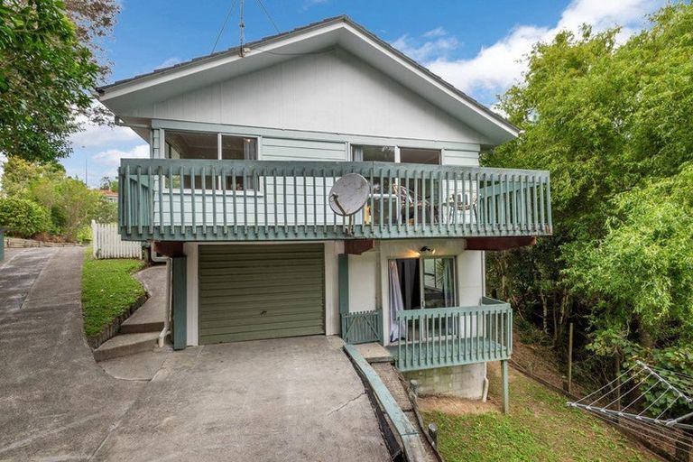 Photo of property in 98 Spinella Drive, Bayview, Auckland, 0629