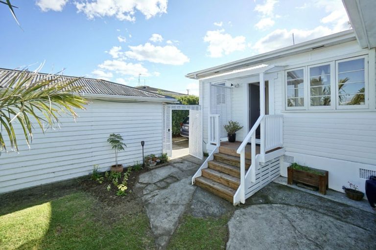Photo of property in 12 Cameron Road, Te Puke, 3119